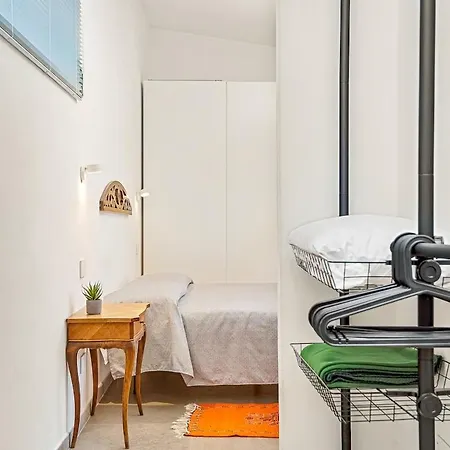 Independenthouse 5terre Garden , Parking