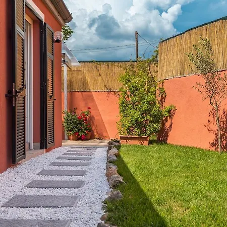 Independenthouse 5terre Garden , Parking شقة